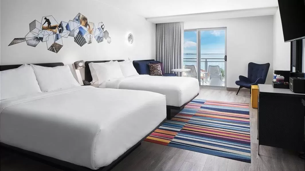 sbyal-queen-guestroom-1847-hor-wide sbyal-queen-guestroom-1847-hor-wide